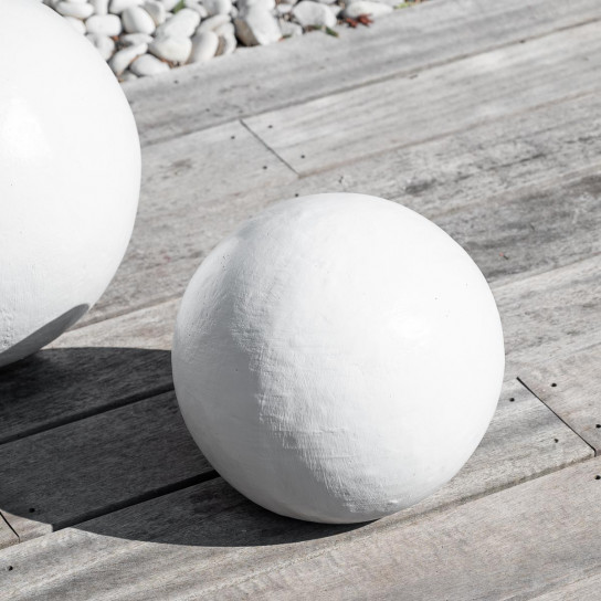 Garden decorative balls trio in white