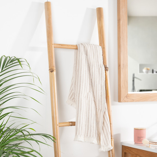 Natural towel holder ladder