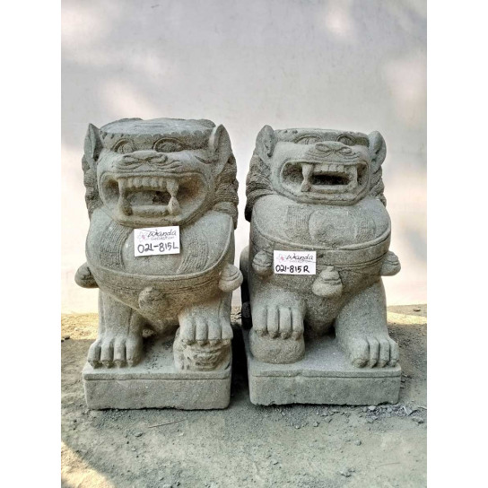 Two volcanic rock guardian lion statues 60 cm