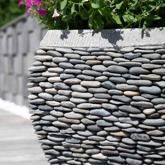 Zen curved pebble garden planter 50 cm tall